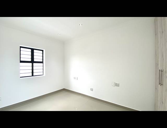 4 BEDROOM HOUSE FOR SALE IN BRITANNIA BAY